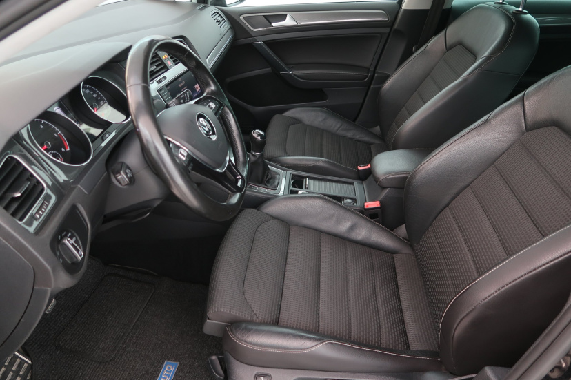 Volkswagen Golf, 2016