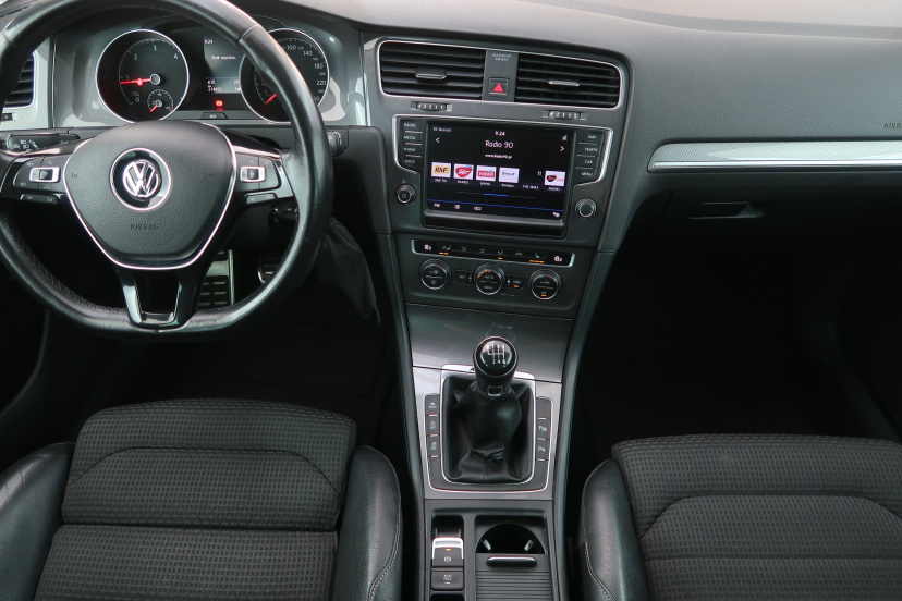 Volkswagen Golf, 2016