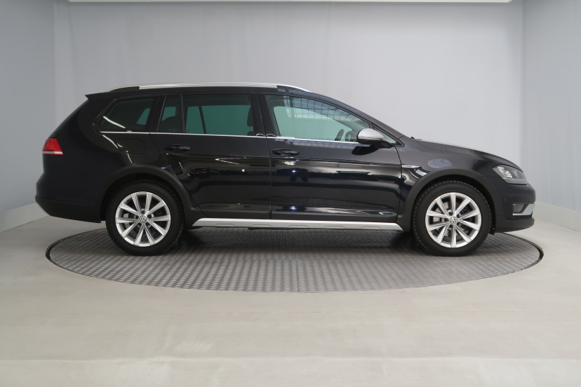 Volkswagen Golf, 2016