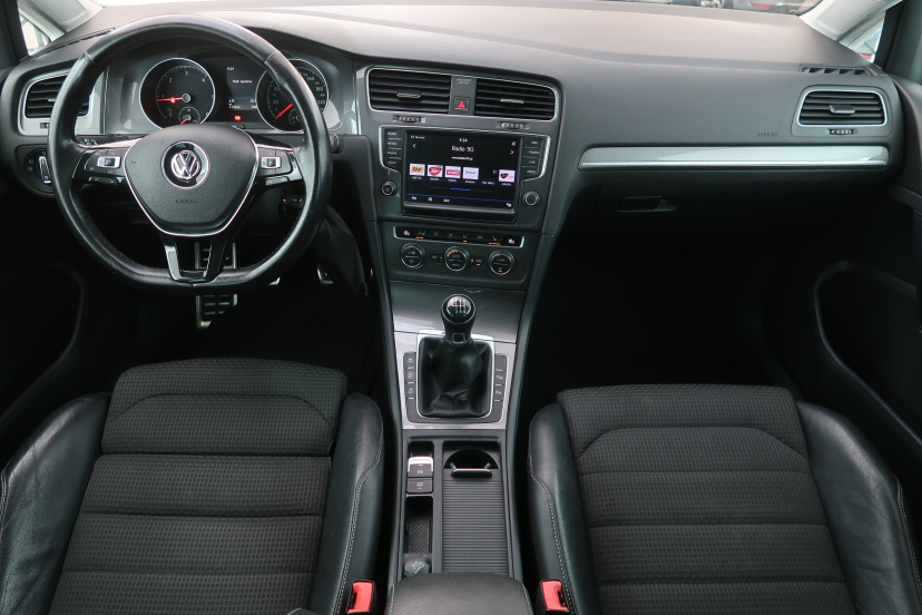 Volkswagen Golf, 2016