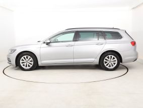 Volkswagen Passat - 2021