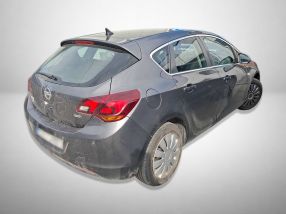 Opel Astra - 2011