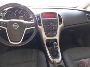 Opel Astra - 2011