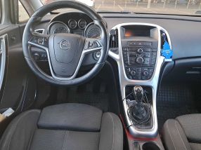 Opel Astra - 2011