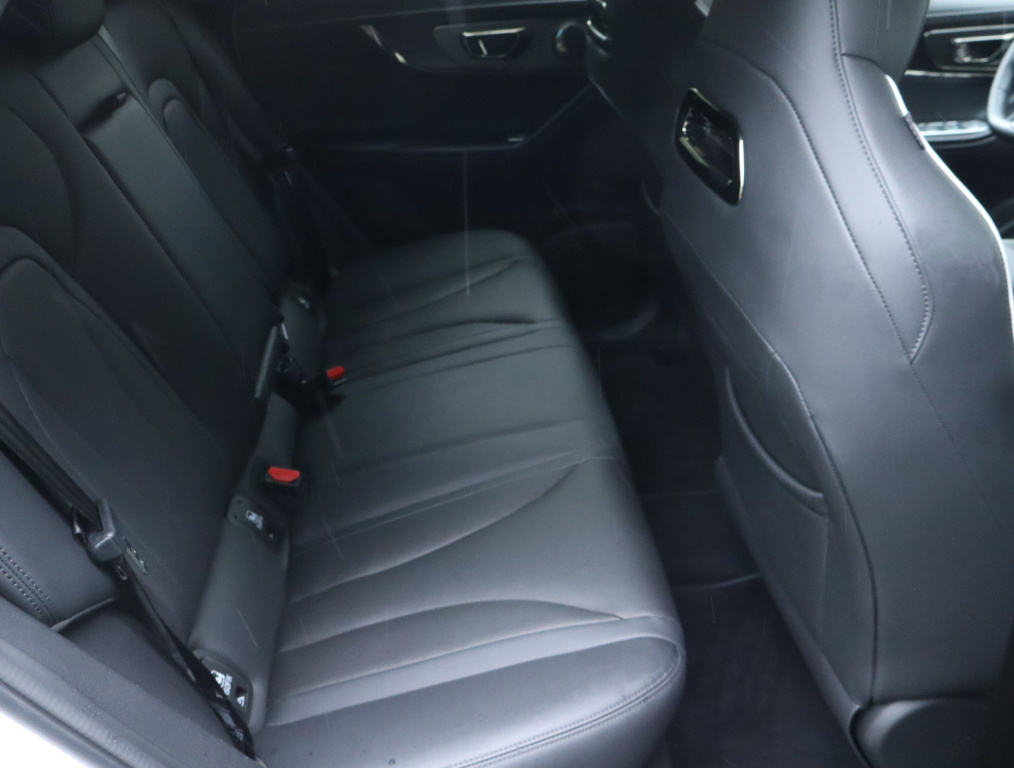Omoda E5