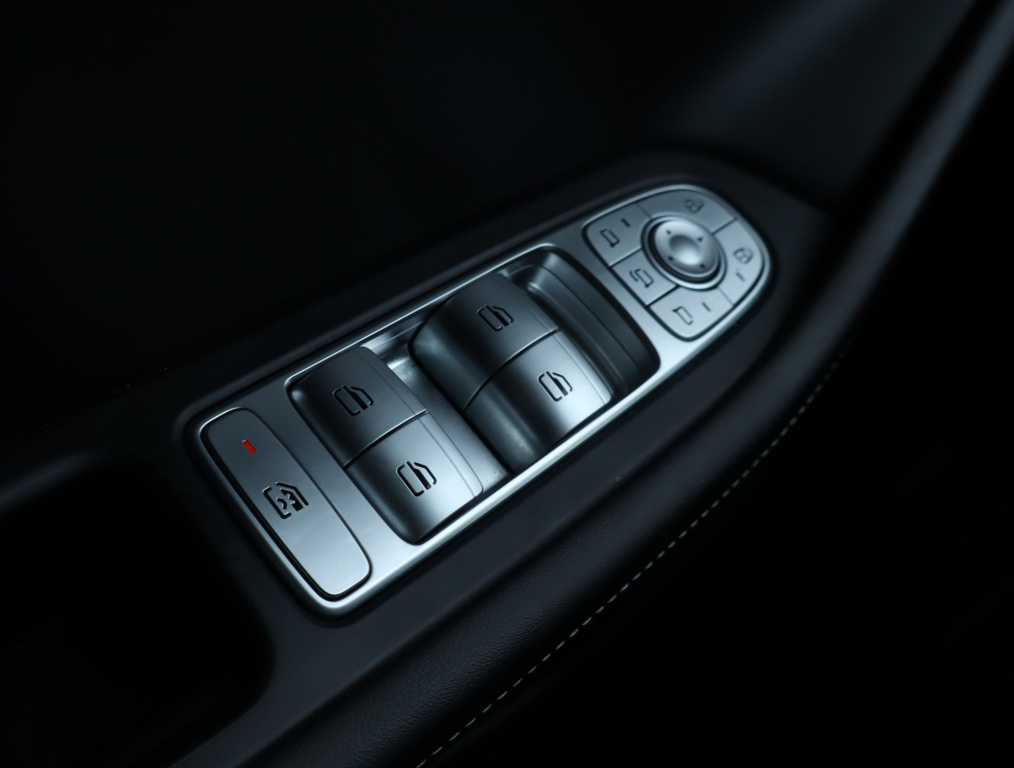 Omoda E5