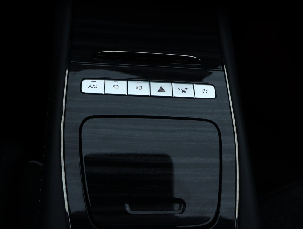 Omoda E5