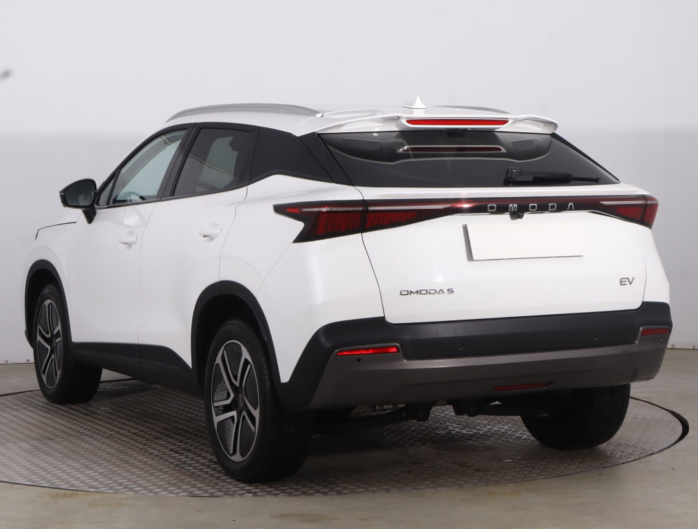 Omoda E5