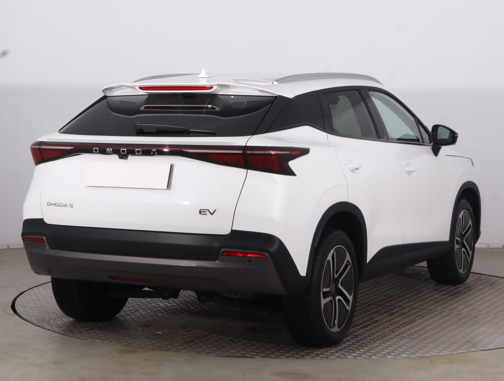 Omoda E5