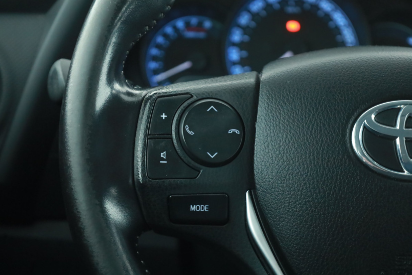 Toyota Auris, 2016