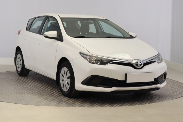 Toyota Auris 2015