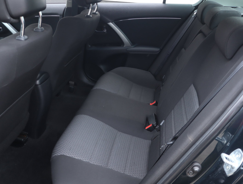 Toyota Avensis, 2013
