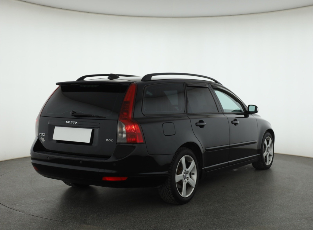 Volvo V50