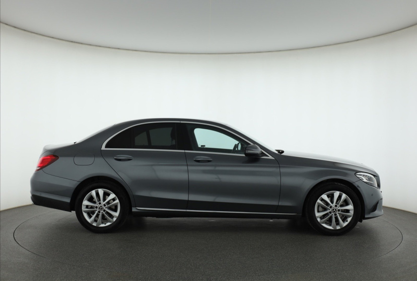 Mercedes-Benz C, 2020