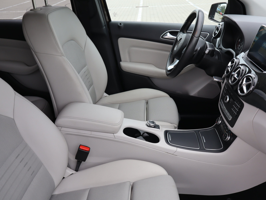 Mercedes-Benz B