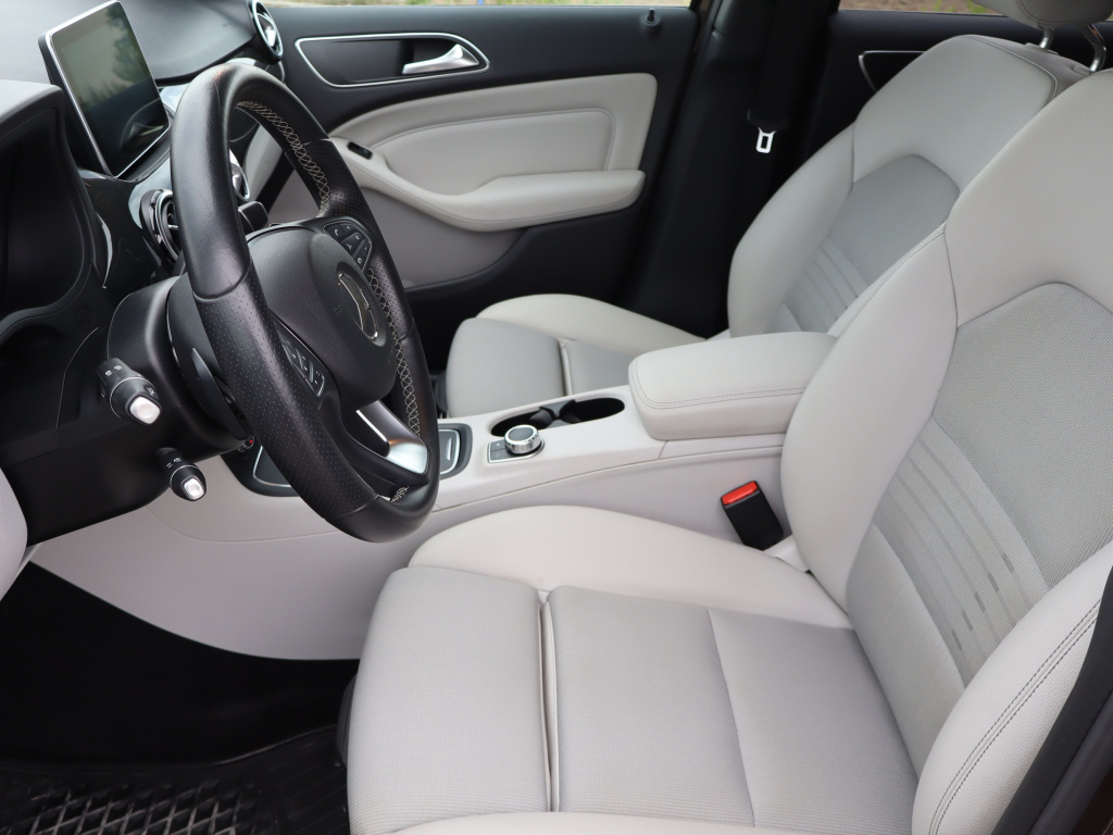 Mercedes-Benz B