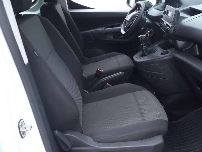 Peugeot Rifter, 2021