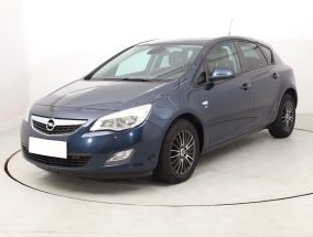 Opel Astra - 2012