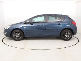 Opel Astra - 2012