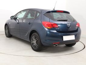 Opel Astra - 2012