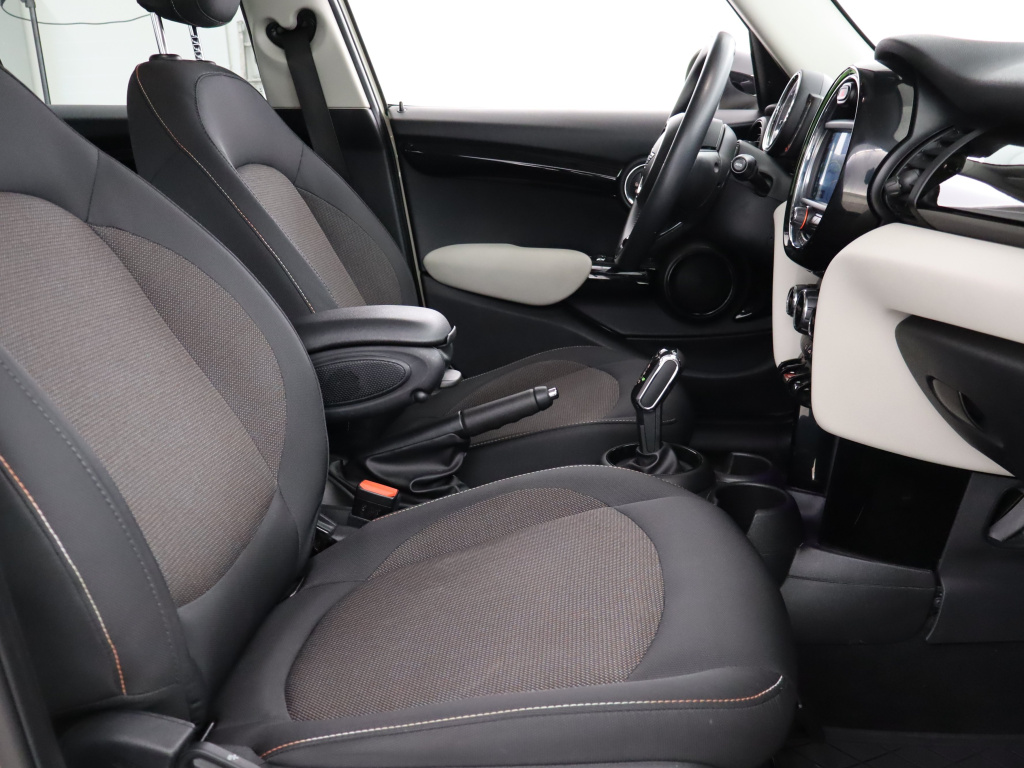 MINI 5-door