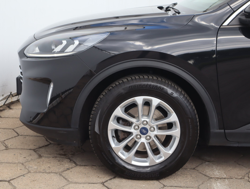 Ford Kuga, 2022