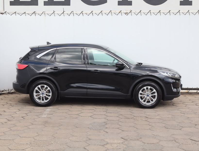 Ford Kuga, 2022