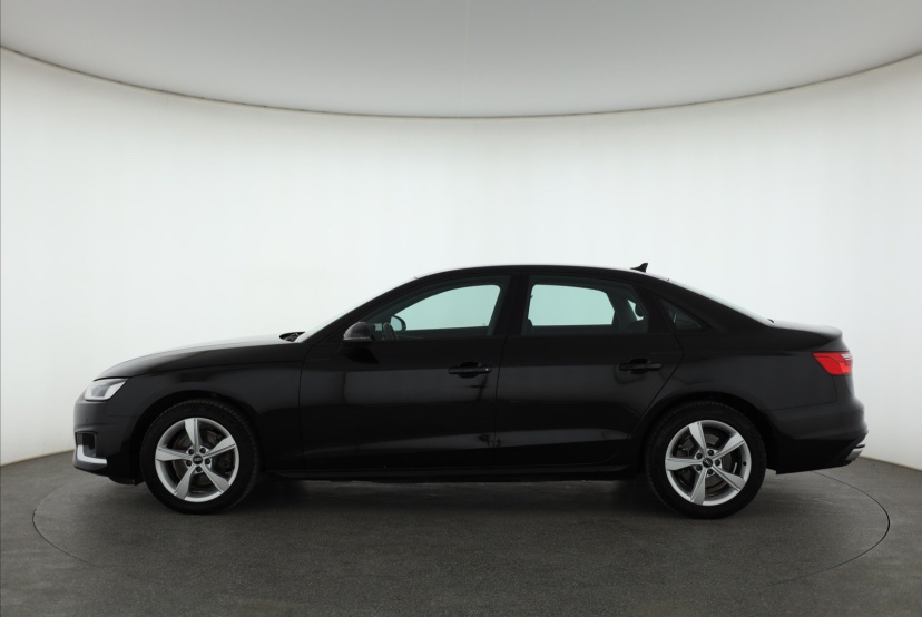 Audi A4, 2022