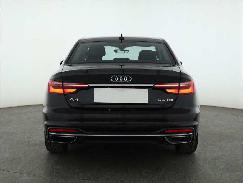 Audi A4, 2022