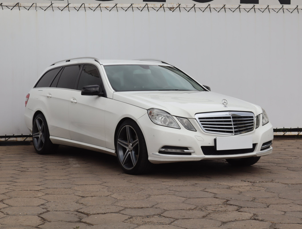 Mercedes-Benz E