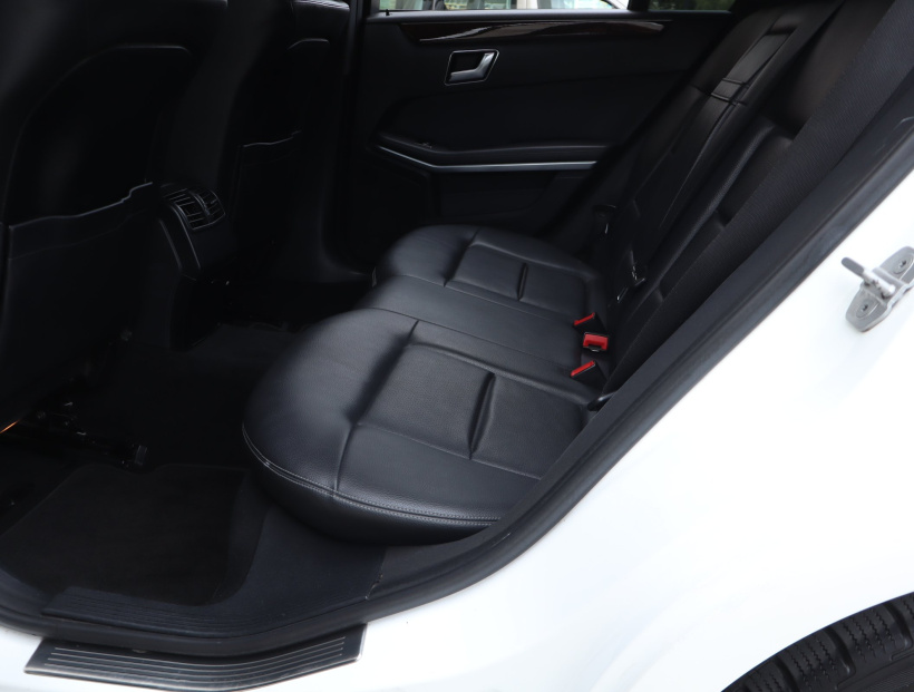 Mercedes-Benz E, 2012