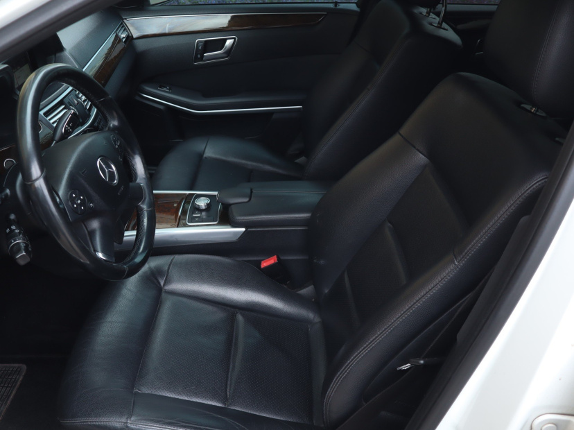 Mercedes-Benz E, 2012