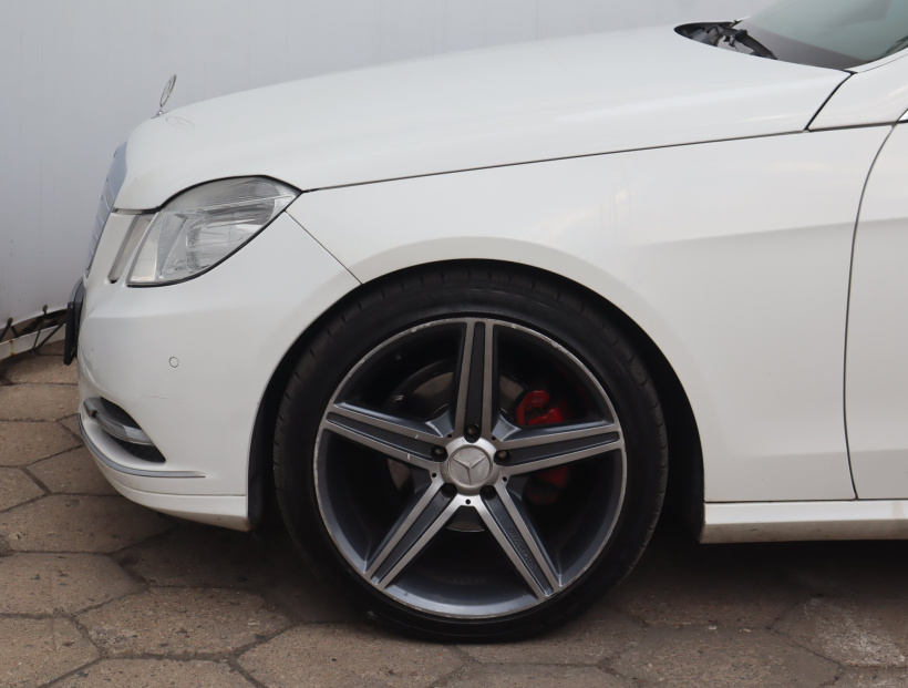Mercedes-Benz E, 2012