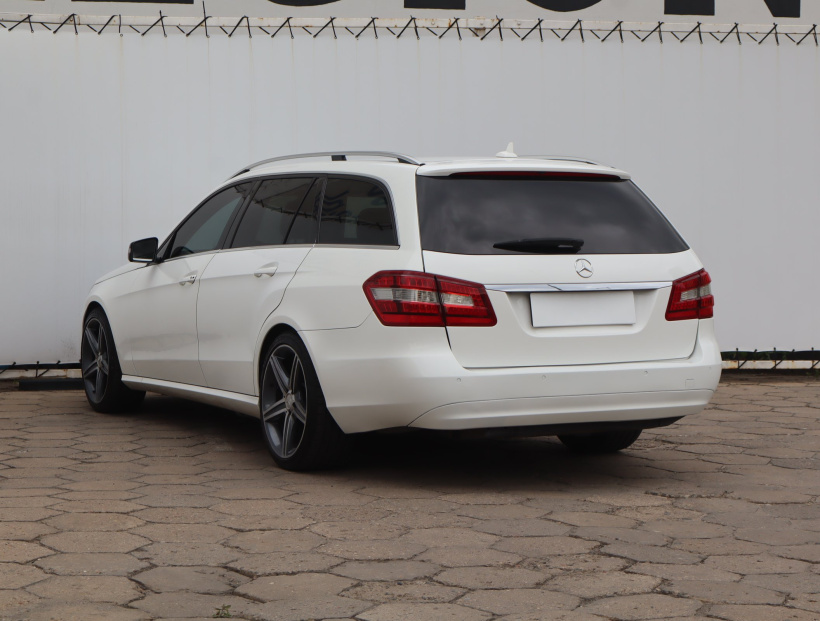 Mercedes-Benz E, 2012