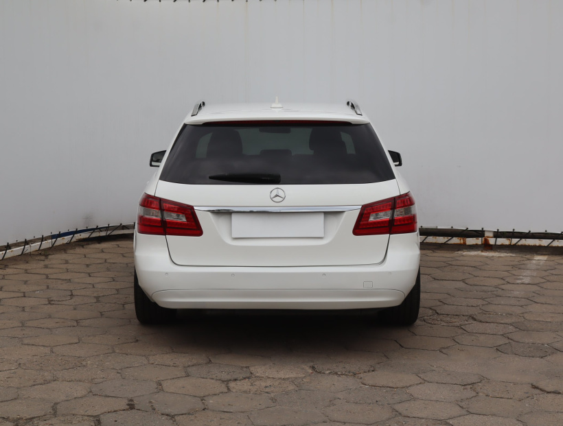 Mercedes-Benz E, 2012