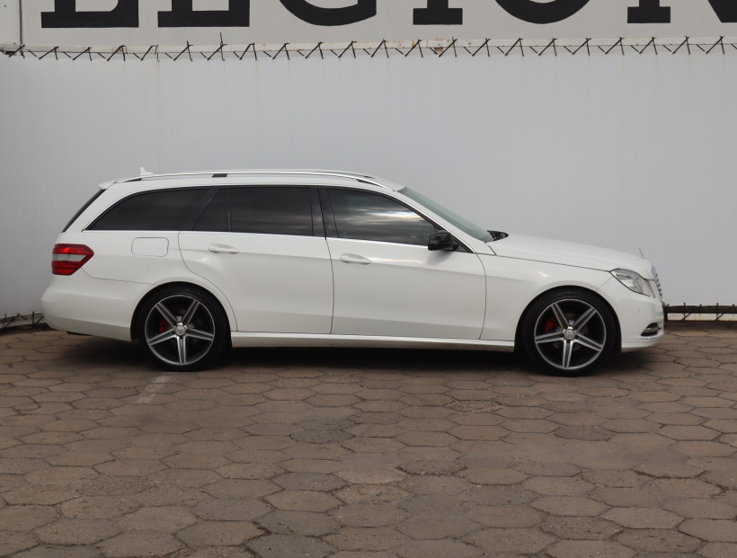 Mercedes-Benz E, 2012
