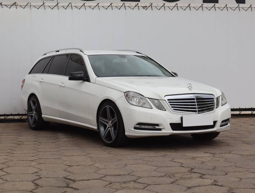 Mercedes-Benz E, 2012