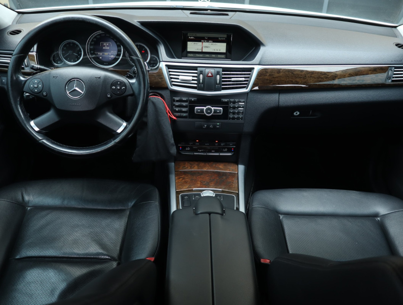 Mercedes-Benz E, 2012