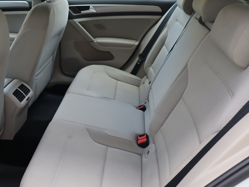 Volkswagen Golf, 2015