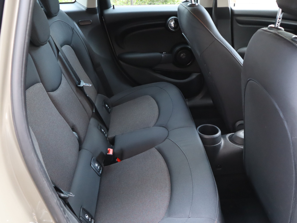 MINI 5-door
