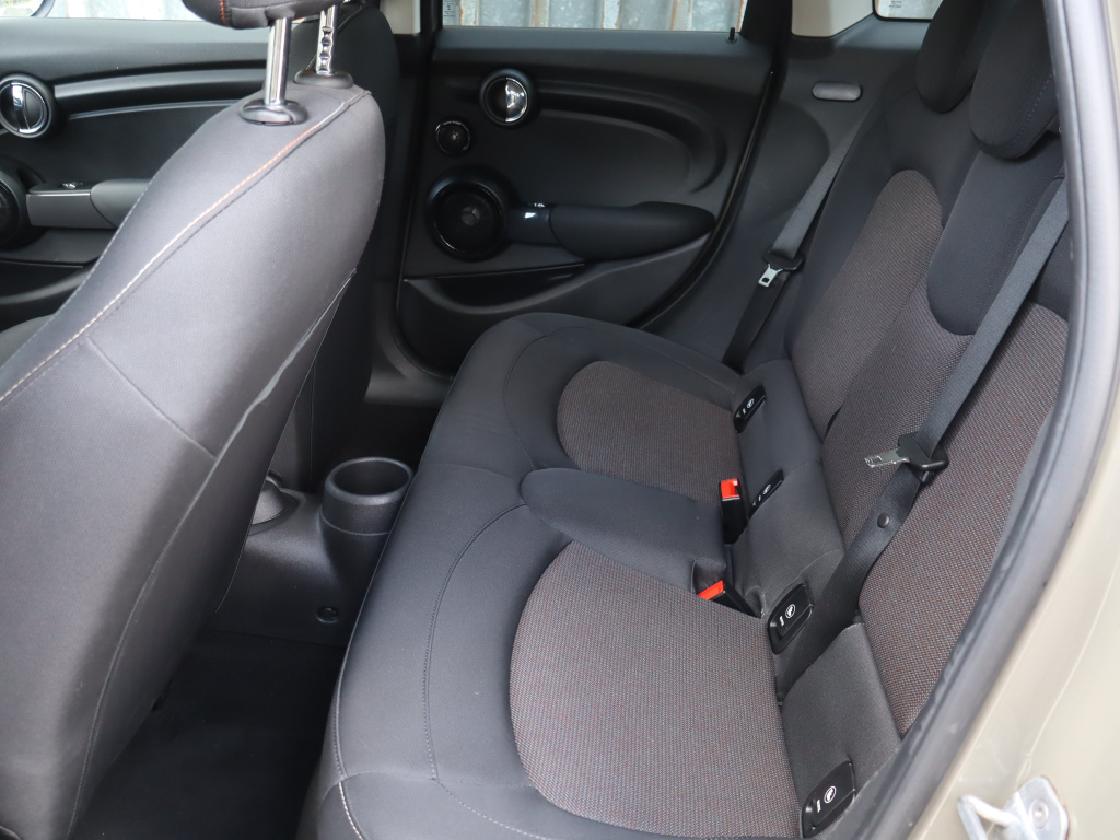 MINI 5-door