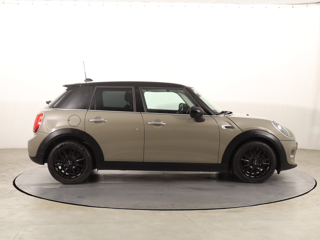 MINI 5-door