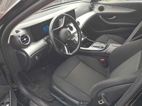 Mercedes-Benz E - 2020