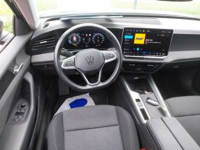 Volkswagen Passat - 2024