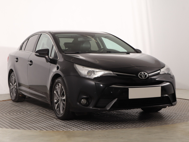 Toyota Avensis 2015