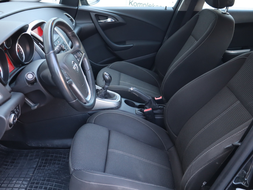 Opel Astra, 2012