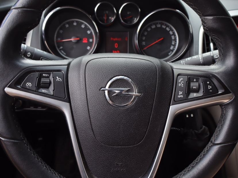 Opel Astra, 2012
