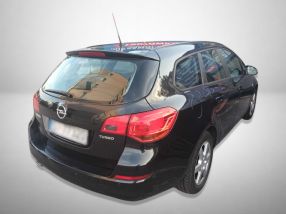 Opel Astra - 2012