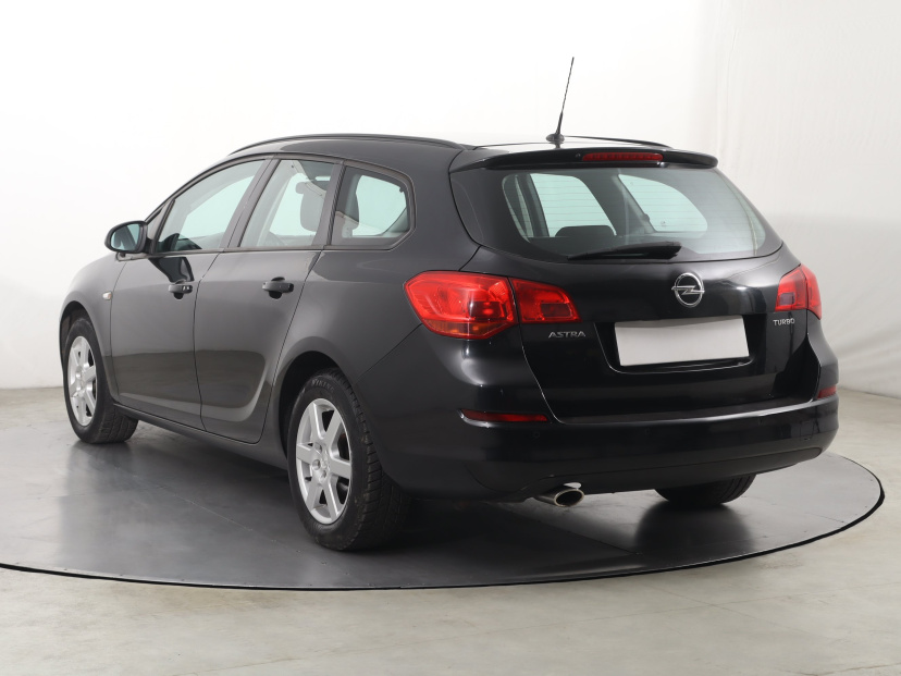 Opel Astra, 2012
