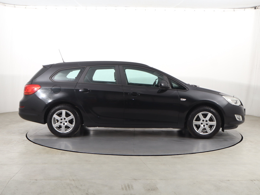 Opel Astra, 2012